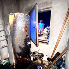 Pożar w budynku restauracji. Doszło do zwarcia instalacji