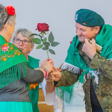 Przybywa seniorów. Bezpieczna jesień życia