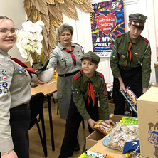 Harcerze i pracownicy Centrum Kultury wspólnie pakowali fanty na WOŚP