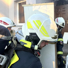 Pożar sadzy w kominie. Szybka akcja zapobiegła rozprzestrzenieniu ognia