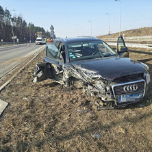 Niebezpieczna kolizja na S5. Lexus zderzył się z Audi